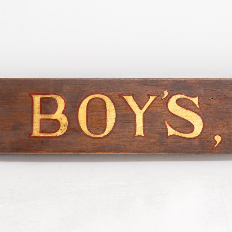 Outfitter's Sign
